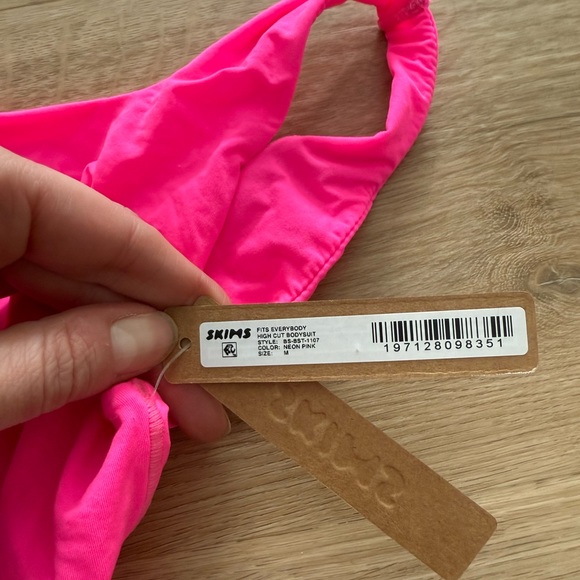 Fits Everybody High Cut Bodysuit in Neon Pink NWT - Picture 6 of 12